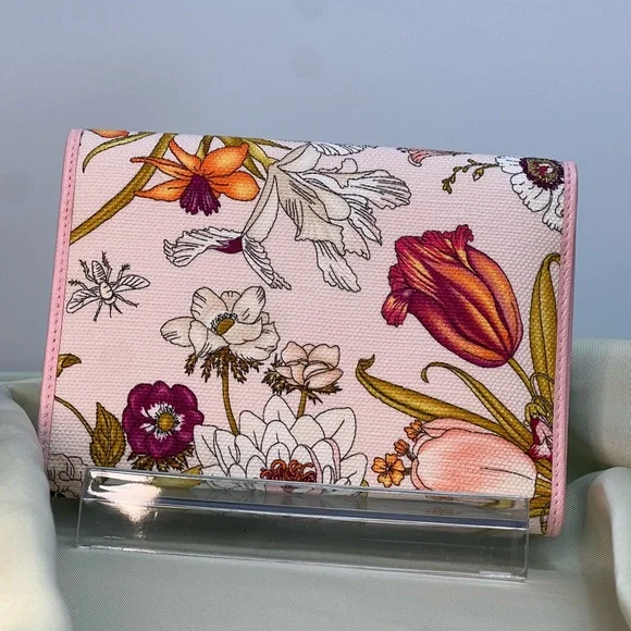 LIMITED EDITION GUCCI FLORAL WALLET New Condition—Giftable - Picture 3 of 12